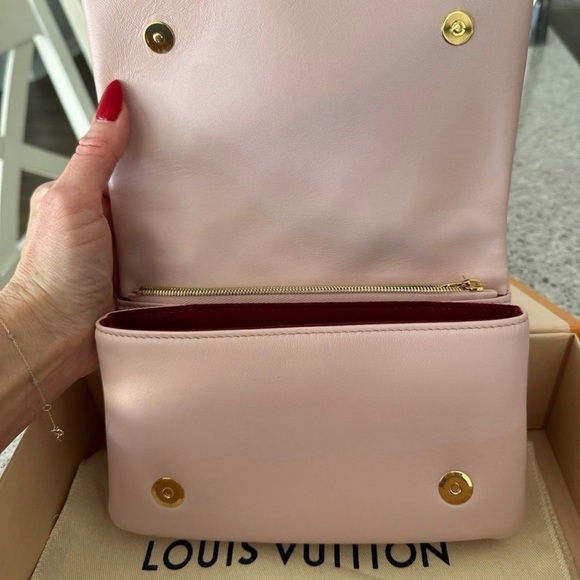 Louis Vuitton Rose PO COUSSIN - Picture 3 of 8